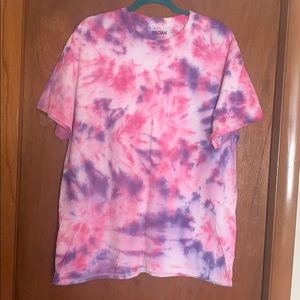 GILDAN TIE DYE SHIRT